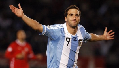 开云ios-狼王蒂伊：季后赛中多次关键抢断，守护球队的“钢铁防线”！，狼王迪洛斯